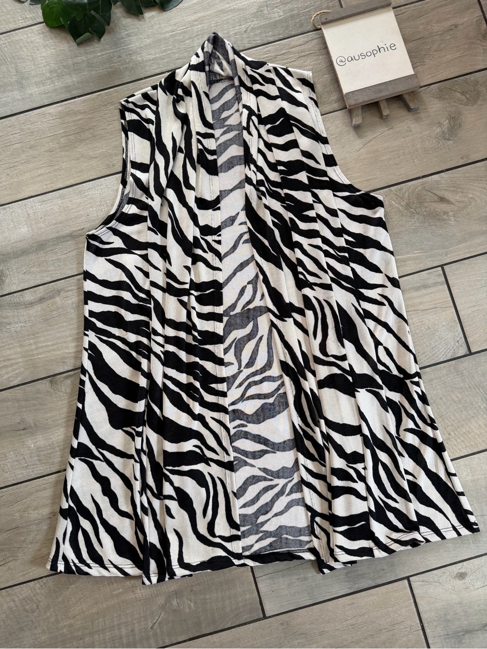 Vintage Jostar Zebra Drapey Open-Front Sleeveless Cardigan Black & White. Size L